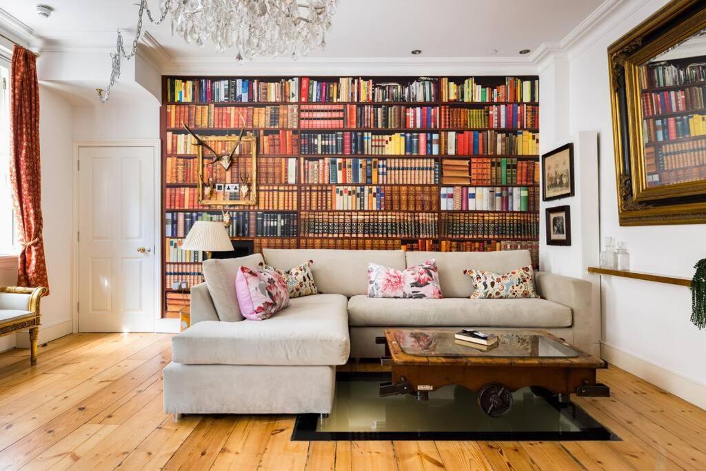 Sherlocks London Bagian luar foto